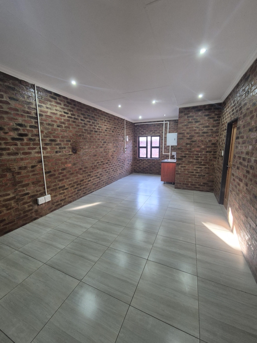To Let Commercial Property for Rent in Baillie Park North West